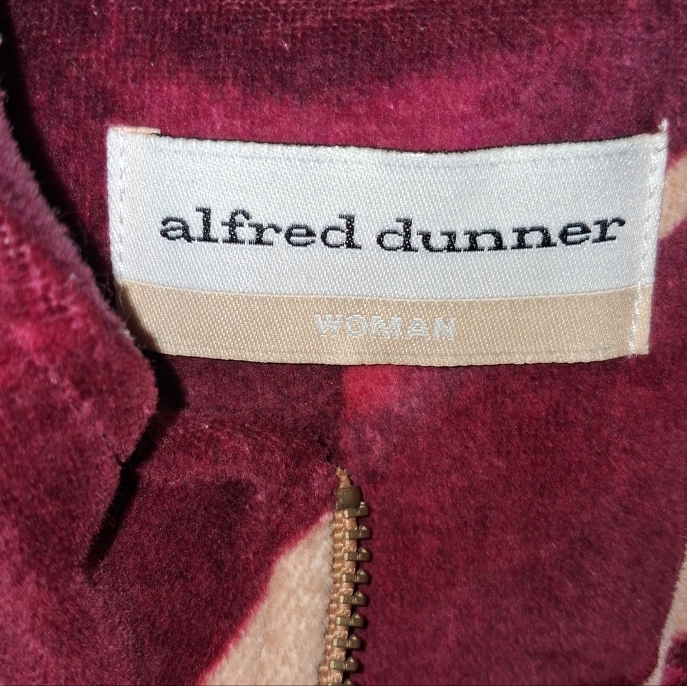 Alfred Dunner Large Floral Velvet Full Zip Jacket In A Size 22W. EUC - Picture 2 of 7